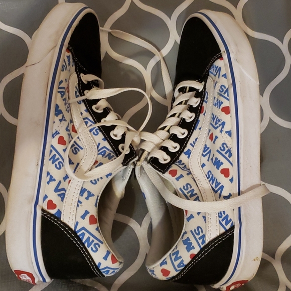 Neutral vans - Picture 4 of 5